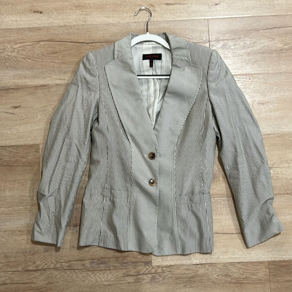 Light striped pantsuit